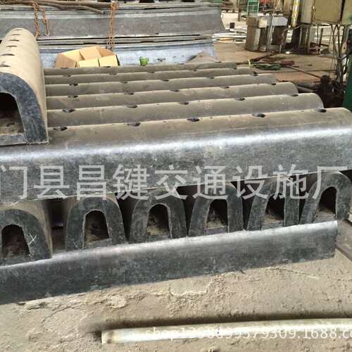 D300*2000L护舷 D型橡胶护舷 卸货平台防撞条 船用吸震缓冲橡胶条