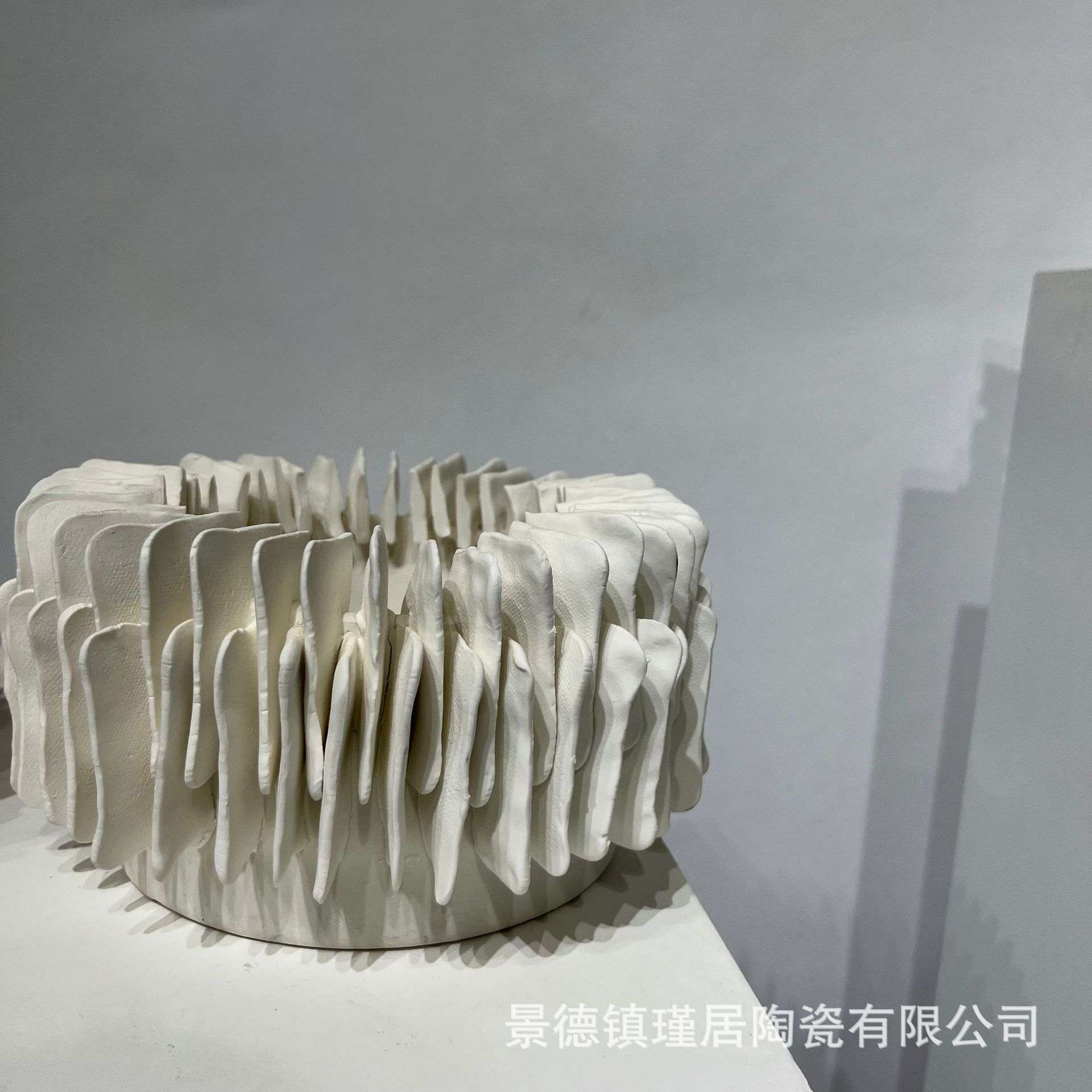 纯手工异形陶瓷艺术摆件 手工捏花边拼接创意白色果盘、软装家居