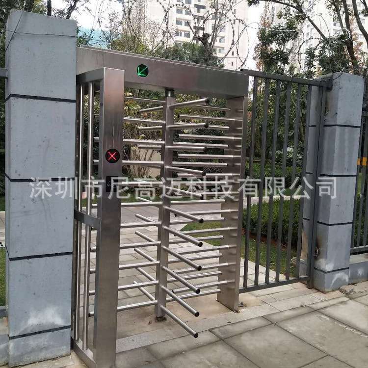 不锈钢立式电动旋转十字门,全高防尾随栅栏滚闸,封闭式旋转电动门