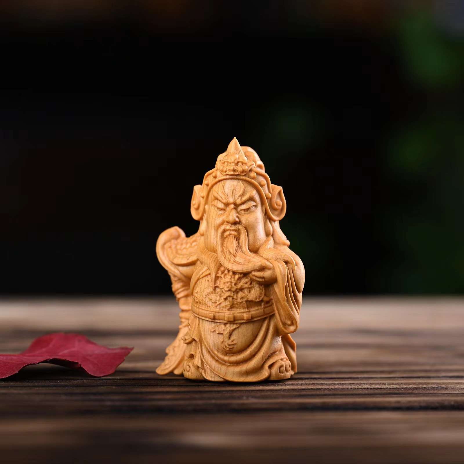 崖柏迷你关公关帝爷武财神关二爷创意摆件手把件地摊直播货源