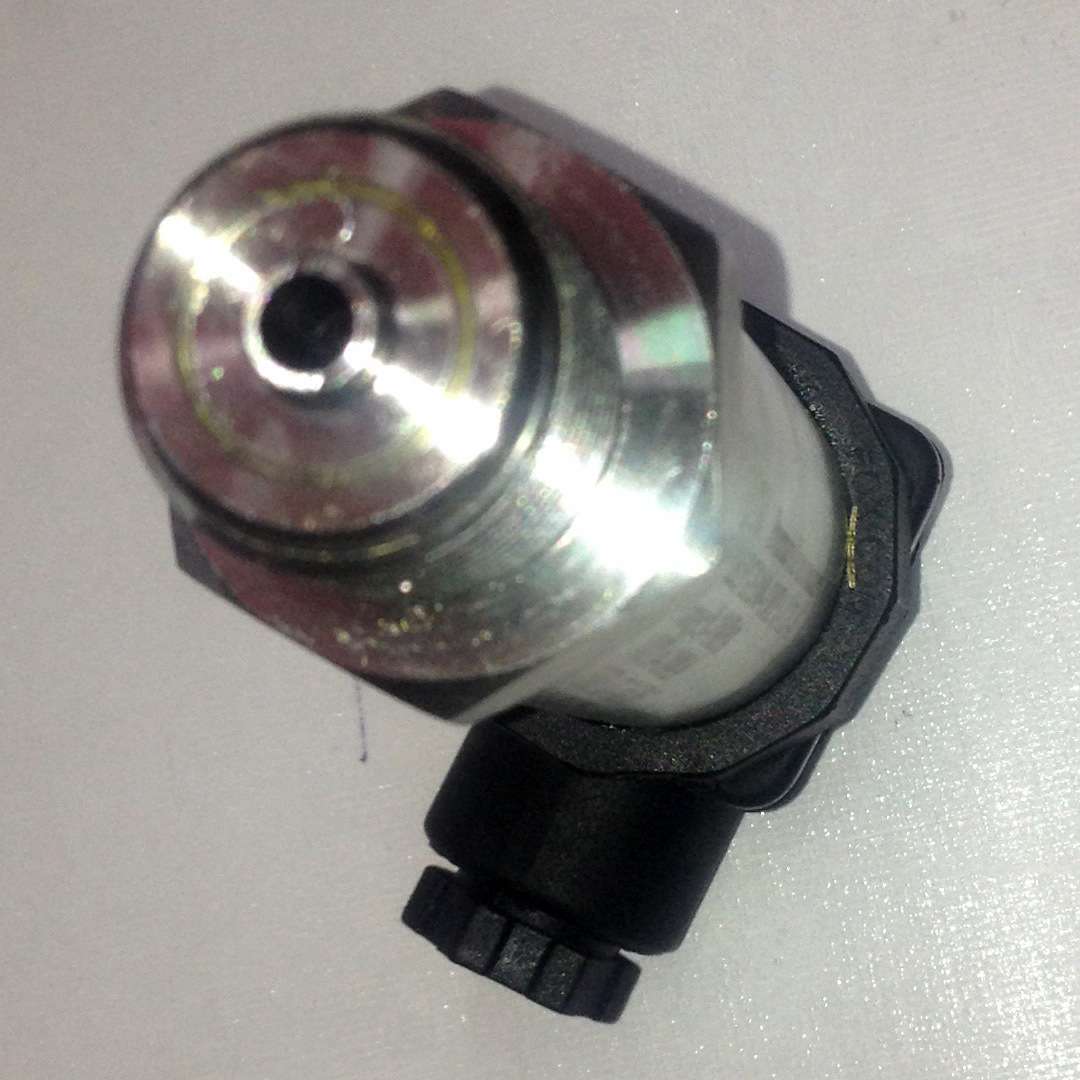 雷尔达仪表 压力变送器(小巧式) LED-900A 精度0.5级 (LEIERDA)