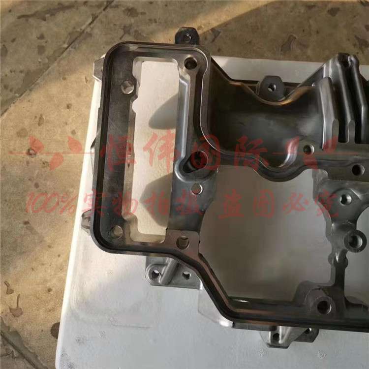 挖掘机配件 神钢SK330/350-8超8 J08发动机气门室盖 凸轮轴铝托架