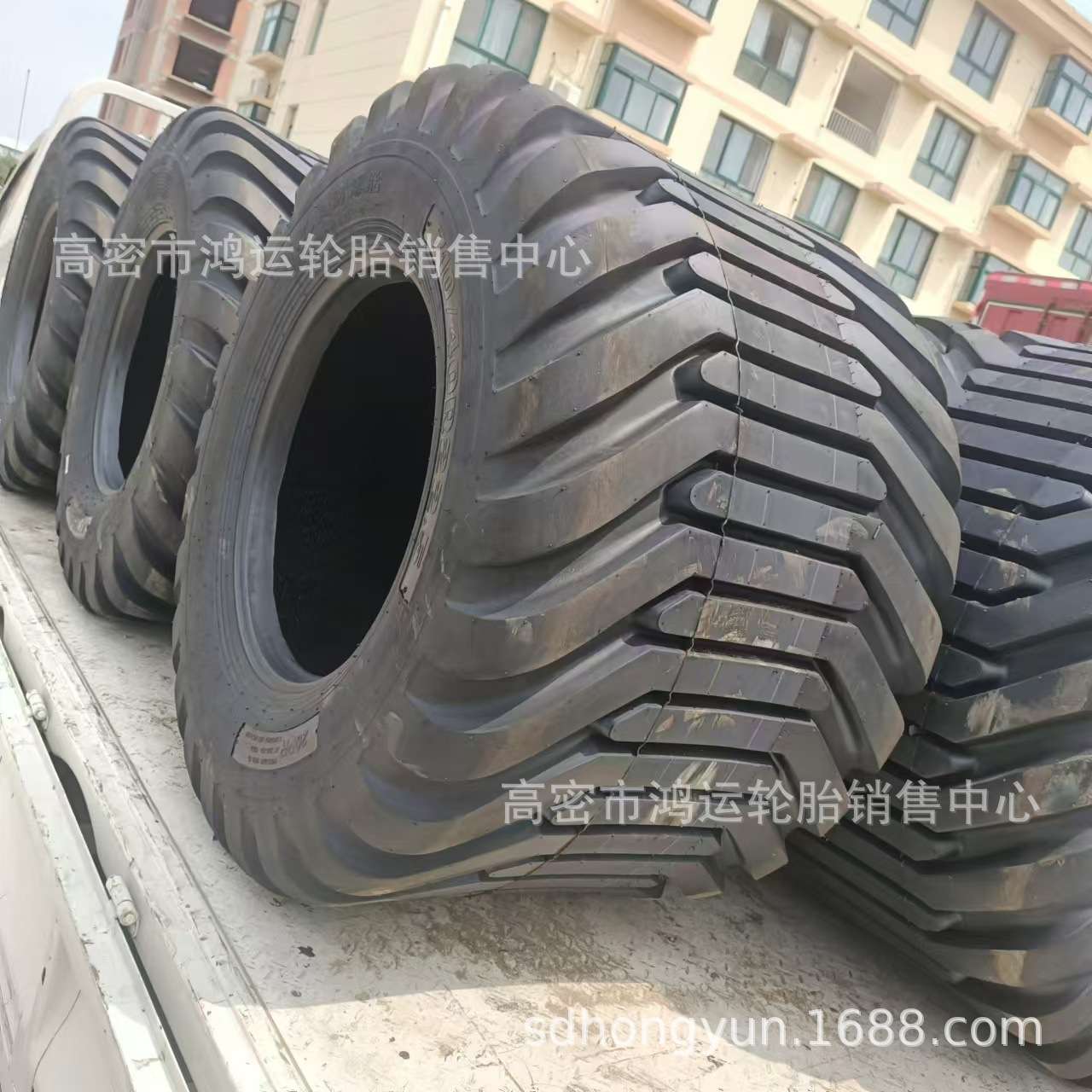 710/40R22.5  550 560/60R22.5 650/65 750/55r26.5 拖车载重轮胎