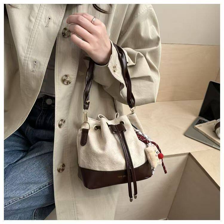 简约大容量包包女秋冬新款时尚百通用款女包
