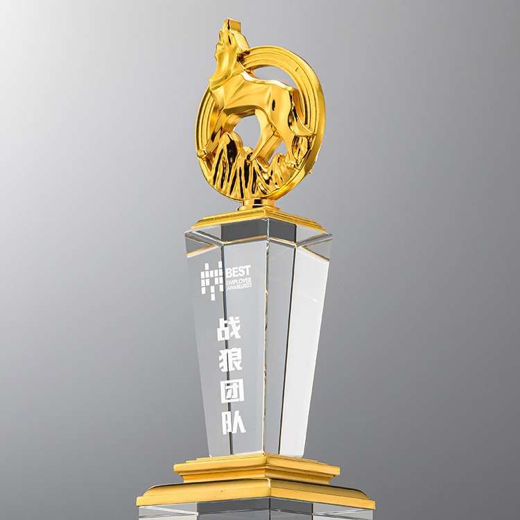 金属奖杯制作创意战狼运动会企业优秀员工颁奖麋鹿纪念品奖杯