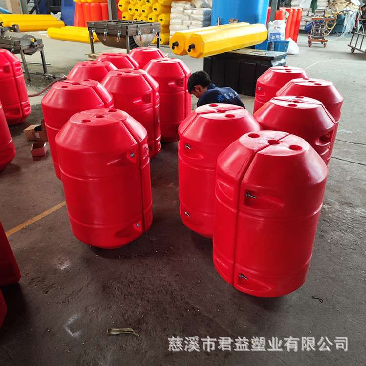 浮筒式拦污浮排 水库拦截漂浮物垃圾塑料浮桶 组合夹钢管浮桶