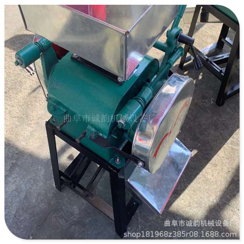 高粱玉米破碎机 家用电小型立式对辊电动破碎机五谷杂粮粉碎