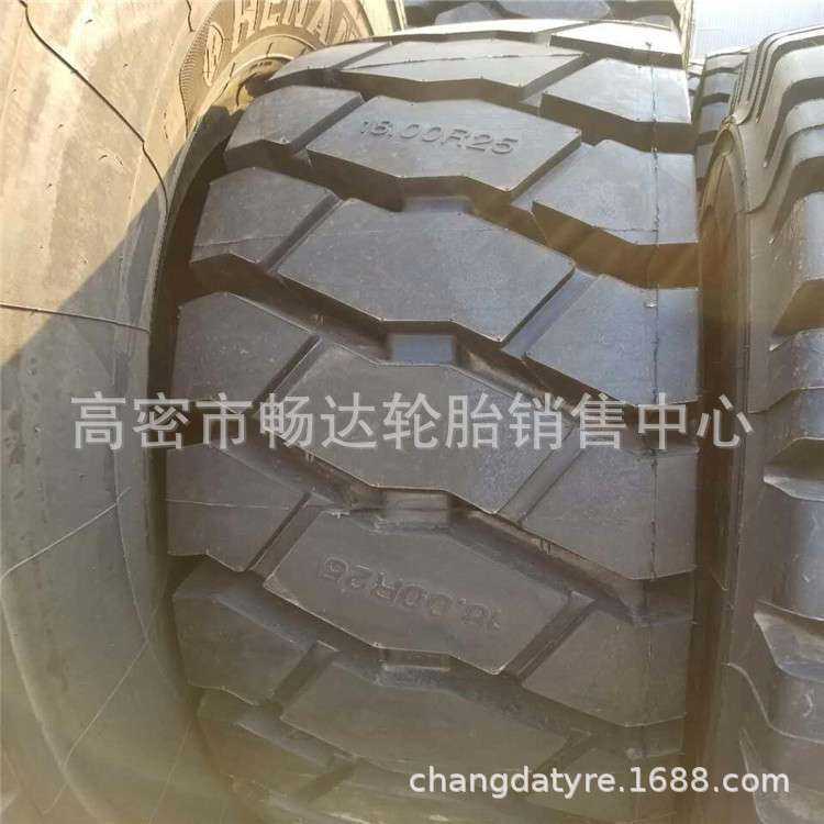 河南风神牌  矿用 工程机械轮胎 吊车轮胎18.00R25/1800R25