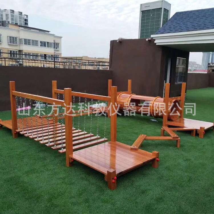 幼儿园木制滑梯户外儿童大型攀爬架黄花梨木户外平台组合图片