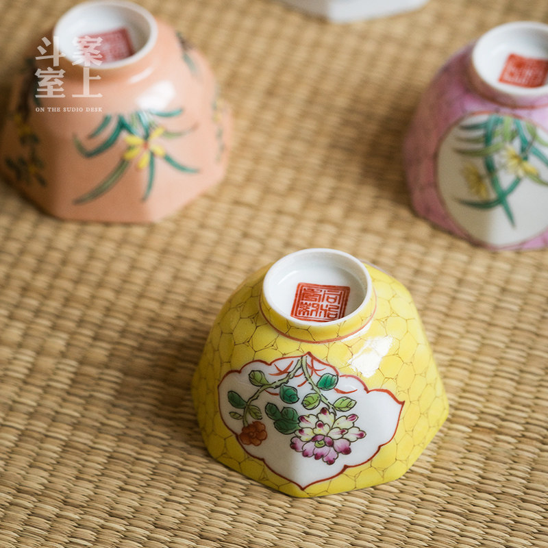 斗室案上景德镇纯手绘仿古八角陶瓷小茶杯民国老粉彩茶杯国潮品杯