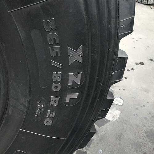 吊车轮胎 365/80R20轮胎 130吨吊车钢丝工程机械轮胎