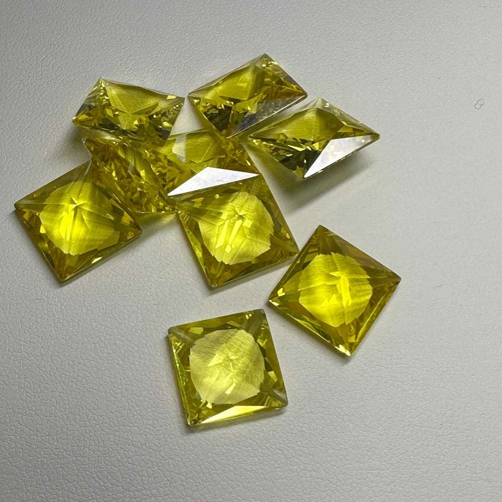 人造宝石梧州厂家直供13.5×13.5合成黄刚玉宝石正方公主花切割裸