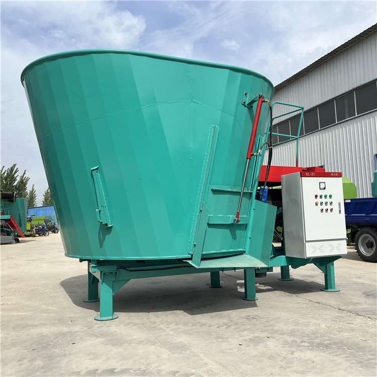 立式大容量tmr全日粮制备机养牛用麦草粉碎拌料机牧区青储搅拌机
