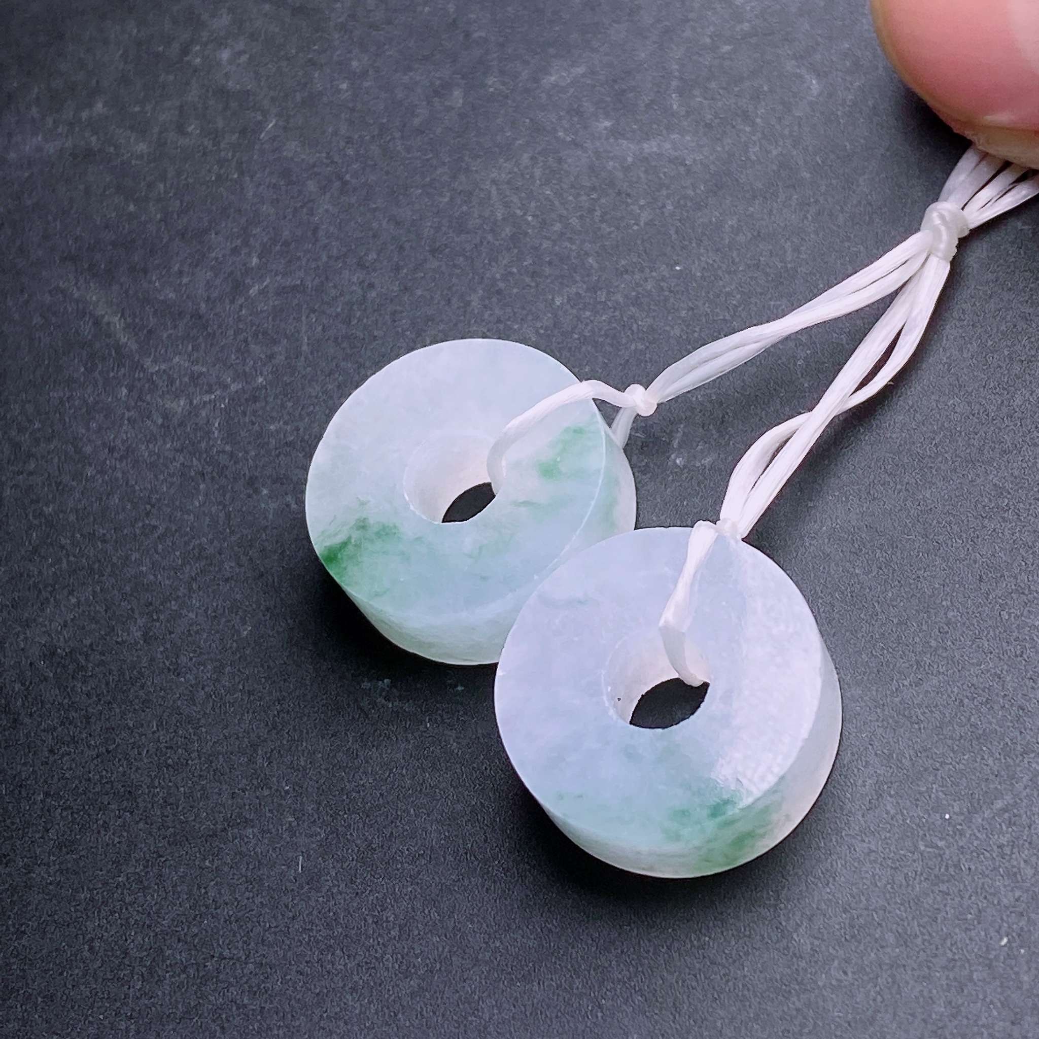 缅甸天然翡翠a货冰飘花平安扣耳坠一对rxf，尺寸：14.1-5.3mm