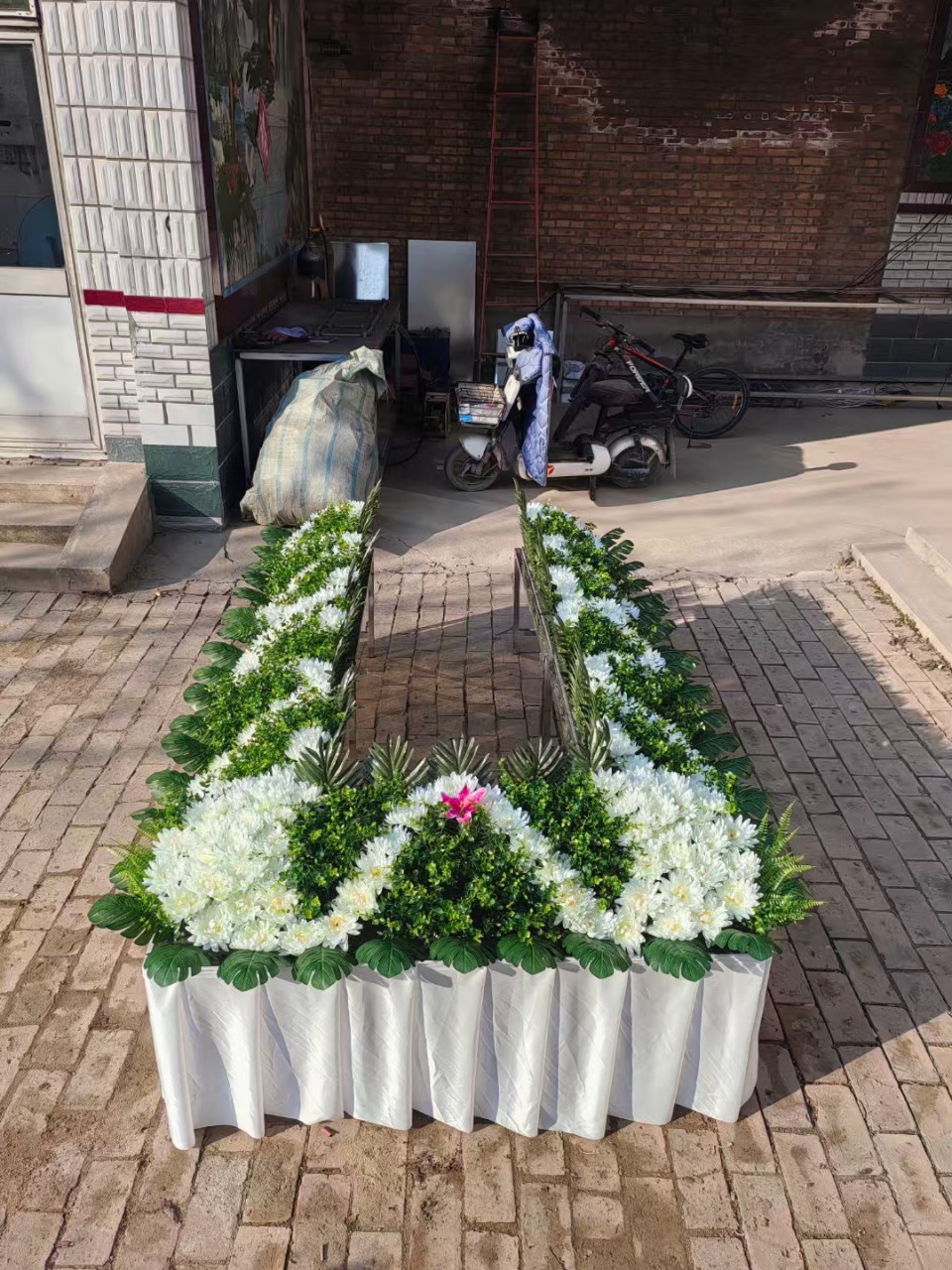 冰棺围观花殡葬用品水晶棺围观花祭坛殡仪灵堂布置白事冰棺围观花