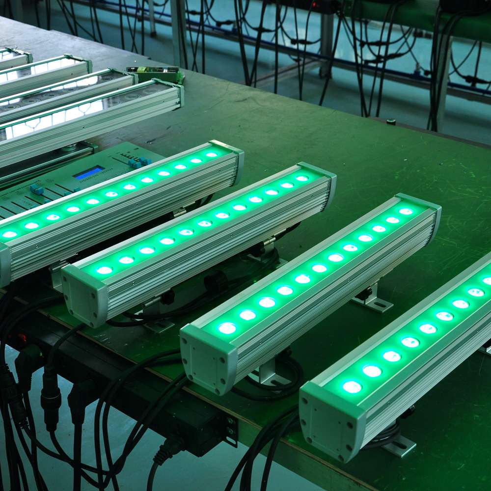 跨境供应LED户外洗墙灯 12颗3瓦RGB三色灯珠 投光亮化洗墙染色灯
