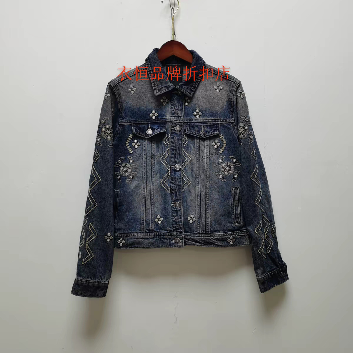 西班牙D大西瓜博主同款春秋新品亮丝刺绣花卉牛仔女牛仔外套上衣