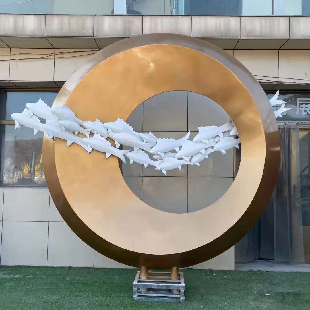 不锈钢圆环鱼组合雕塑透雕园林景观小区创意造型镜面艺术装置厂家