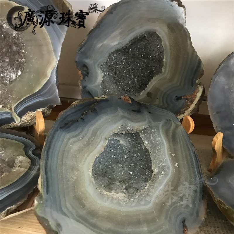工厂货源原石无烧玛瑙晶洞聚宝盆水胆玉髓聚宝盆吸附摆件直播