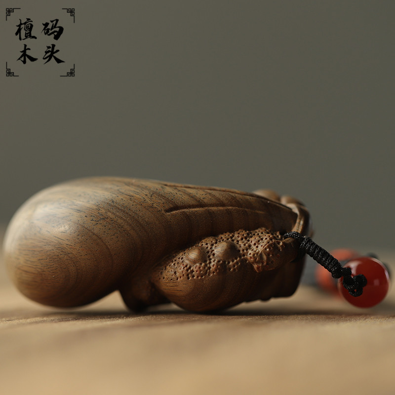 天然绿檀木雕金蟾运财钱袋手把件文玩把玩物件男士随身招财手玩件