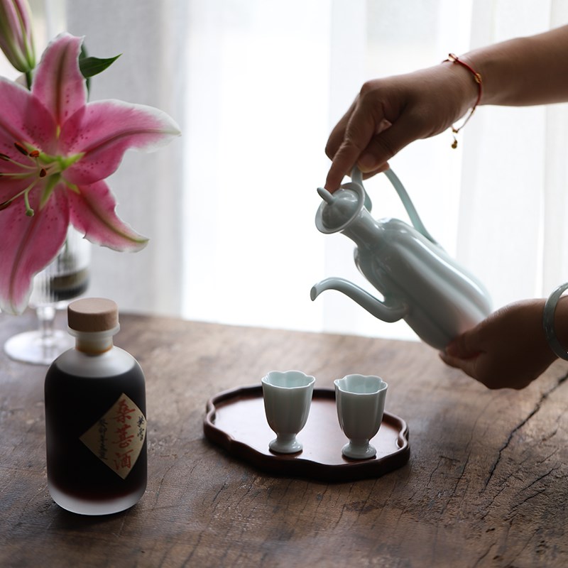 山水一间花口高脚杯陶瓷品酒杯茶杯中式家用酒具小酒盅0.2两