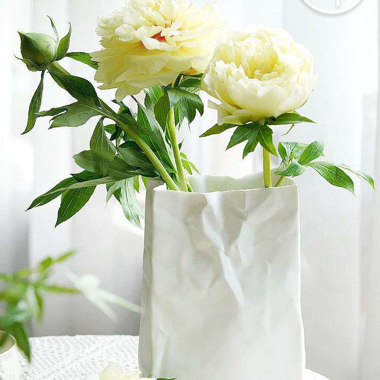 陶瓷花瓶褶皱纸袋白色花瓶现代简约轻奢素烧白色花器家居摆件跨境