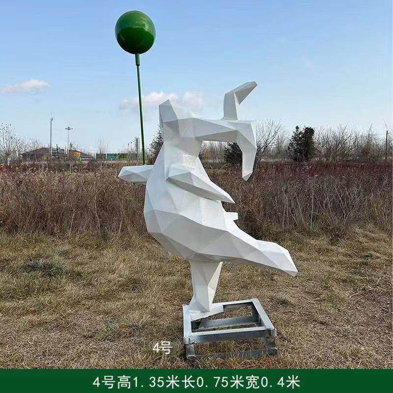 不锈钢兔子雕塑金属艺术几何切面兔子卡通造型情侣兔户外商场摆件