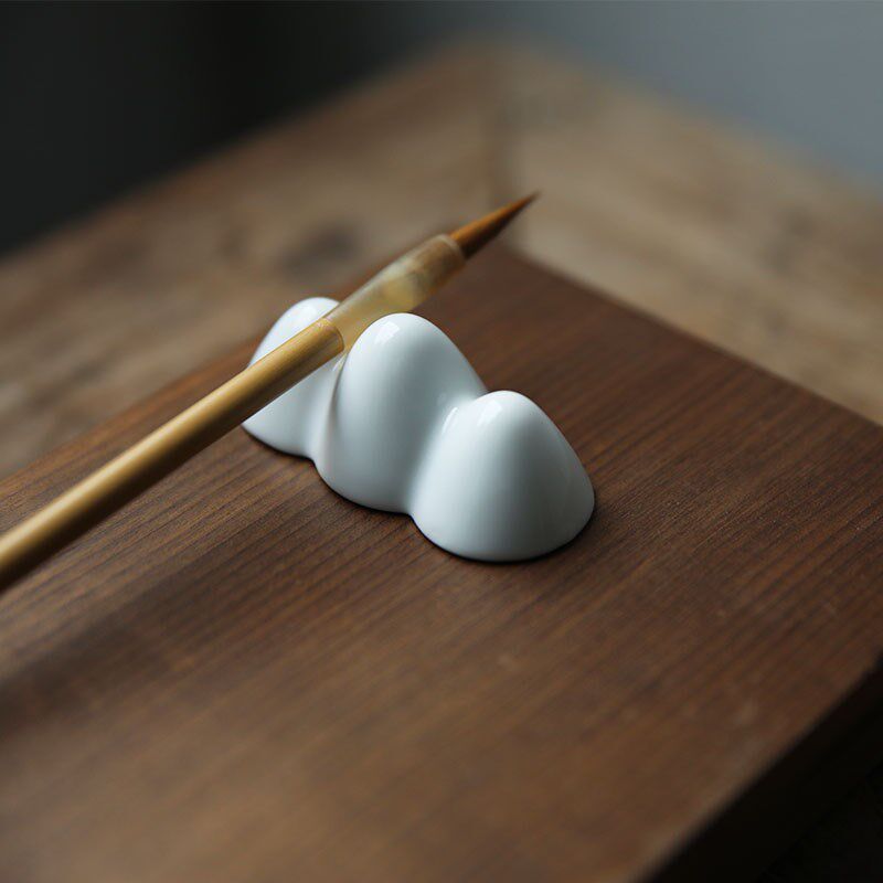 器曰文房朵云笔搁笔山纯手工陶瓷日式书房摆件茶宠小楷抄经毛笔