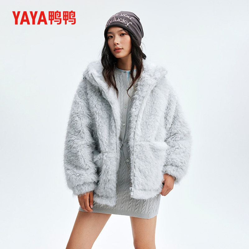 鸭鸭短款潮流羽绒服女连帽加厚羊羔毛绒保暖外套2026新款时尚百搭