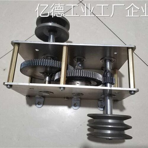 *手摇发电机增速齿轮箱变速箱减速箱可定做风力水力传动皮带轮手