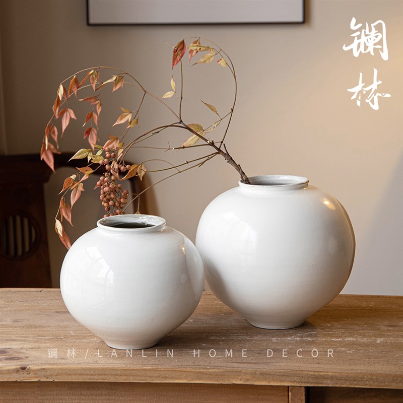 新中式白色陶瓷月亮罐花瓶插花手工圆球形粗陶摆件花艺师用插花瓶