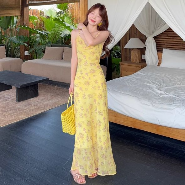 法式黄色碎花荡领吊带连衣裙女装夏季海边度假绝美收腰薄纱长裙子