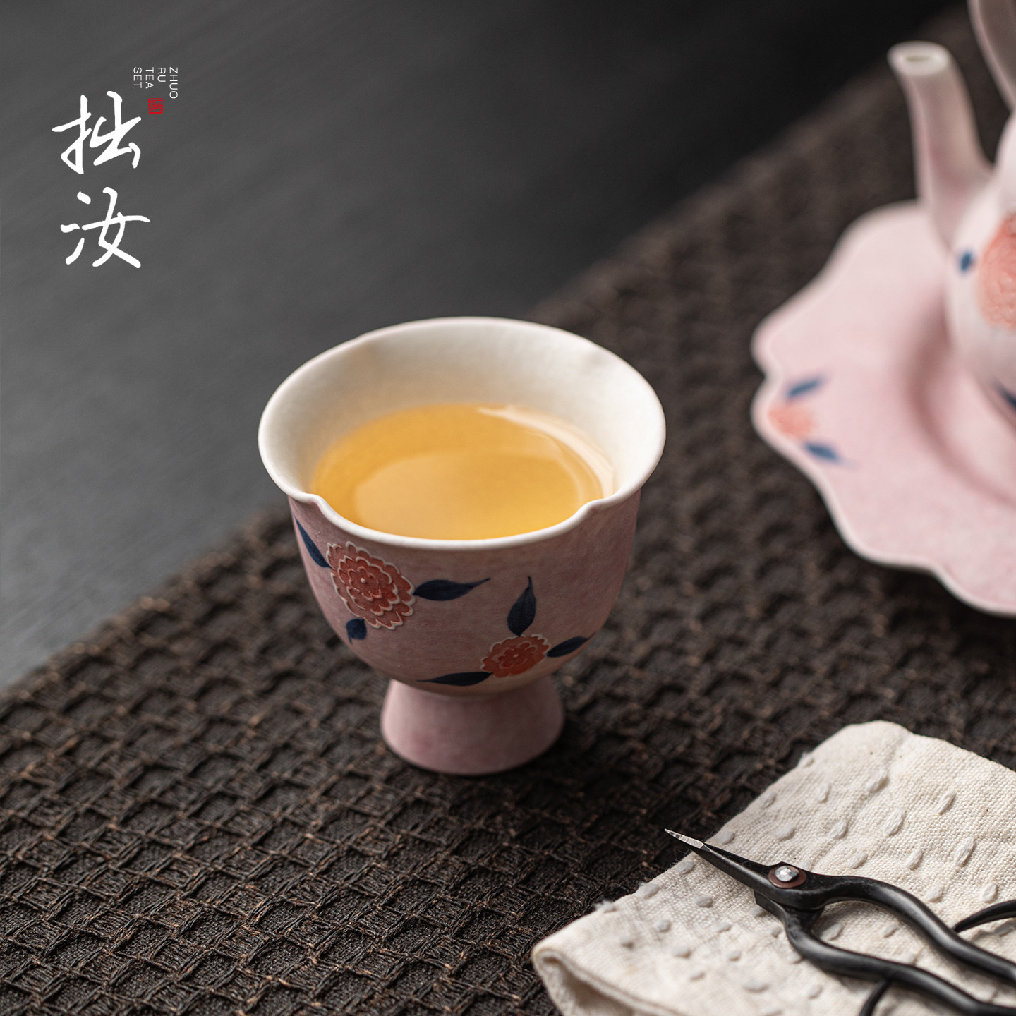 拙汝釉下彩柔雾粉堆绘蔷薇花家用高足陶瓷茶杯单个功夫茶具主人杯