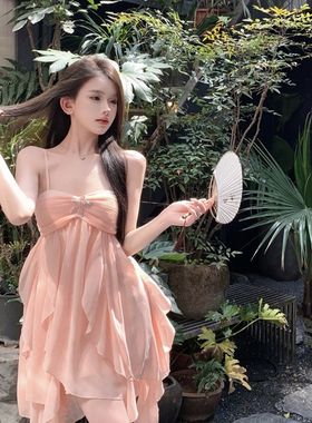 纯欲雪纺吊带连衣裙女夏季短裙粉色温柔风甜美气质不规则a字裙子