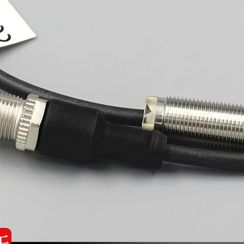 全新巴鲁夫BES04WJ接近开关BES M12MI-PSC40B-BP03-GS04传感器