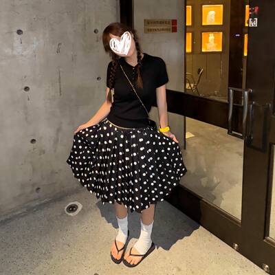 梨妹之家复古黑色波点半身裙女夏百褶a字裙修身显瘦高级感中裙子