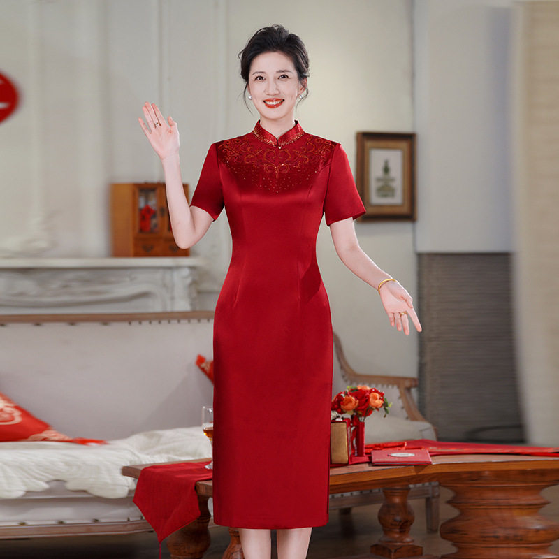 喜婆婆红色旗袍醋酸锻2026新款连衣裙结婚敬酒服妈妈款显瘦连衣裙
