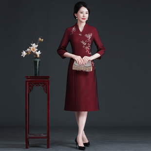 时尚刺绣婚庆丈母娘旗袍喜婆婆婚礼服夏装改良版妈妈连衣裙民族风