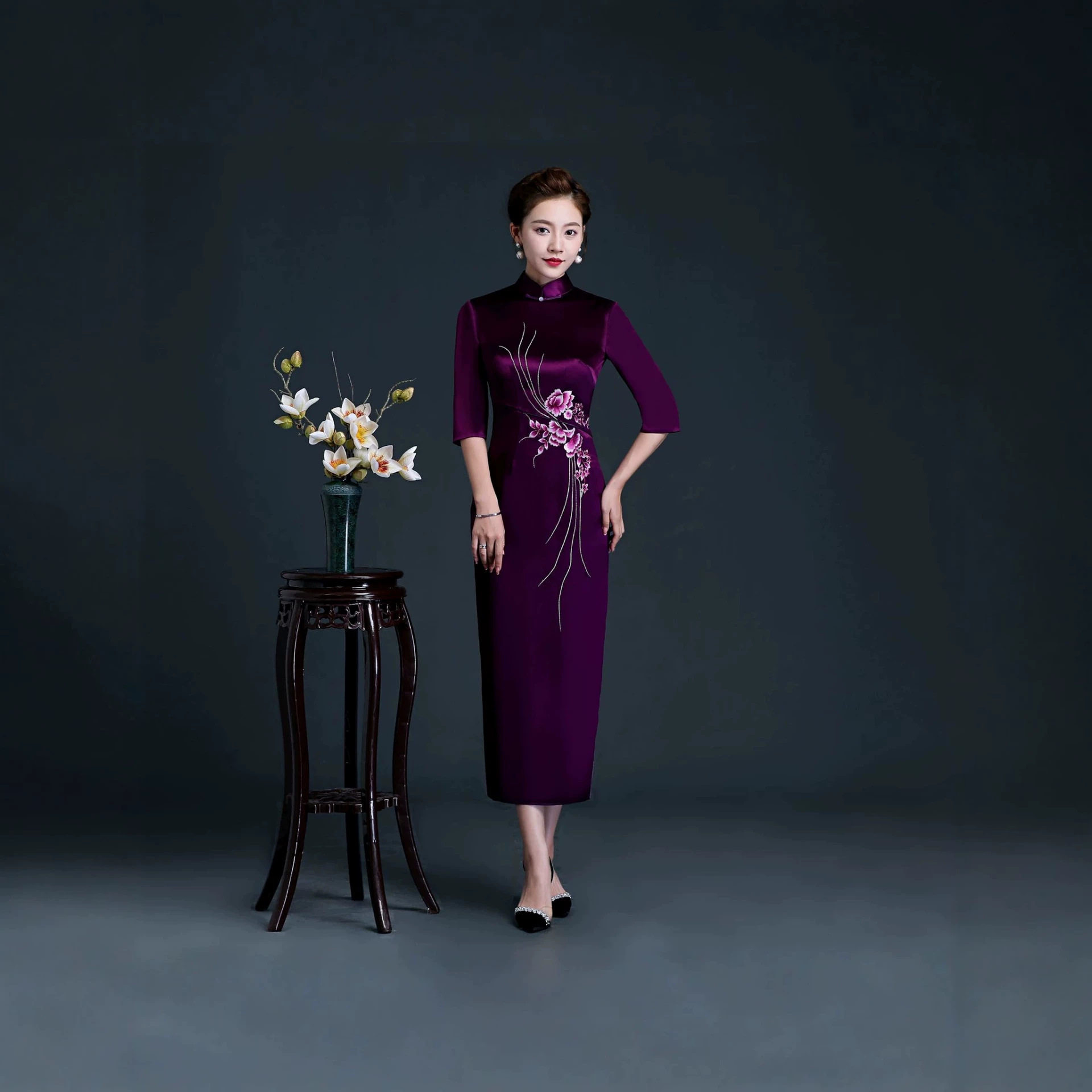 新款春夏季紫色妈妈结婚礼服旗袍喜婆婆婚宴旗袍妈妈装日常可穿图片