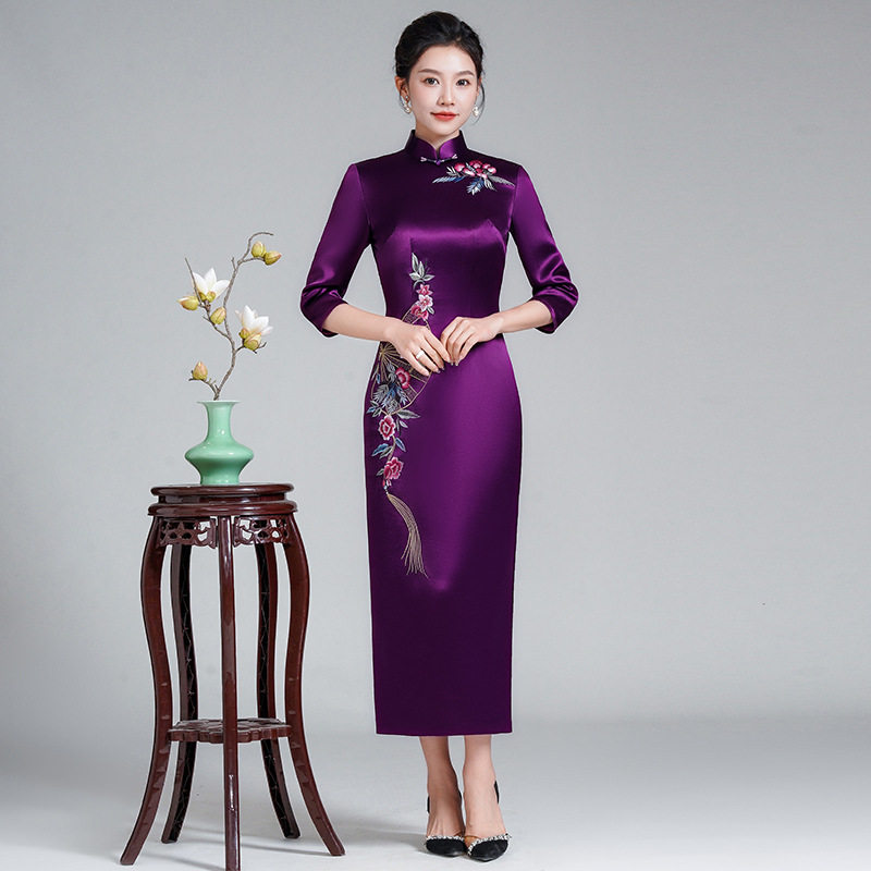 高端刺绣醋酸缎喜婆婆婚宴装旗袍新款连衣裙婚礼妈妈礼服秋