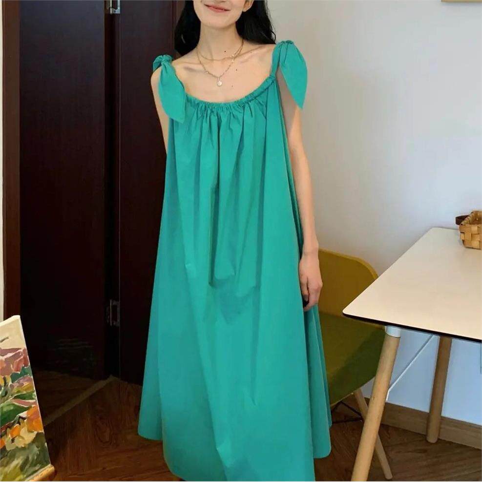 法式湖蓝色挂脖吊带连衣