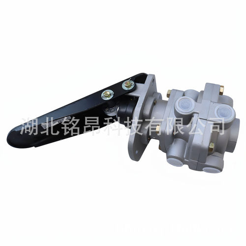 东风EQ1118 2102脚制动阀总成3514AD-010气制动阀带踏板刹车总泵