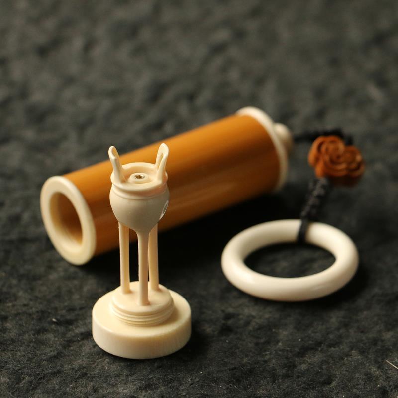 海派精工制作老玉竹猛犸牙三足鼎纯手工雕刻香插底座文玩收藏香道