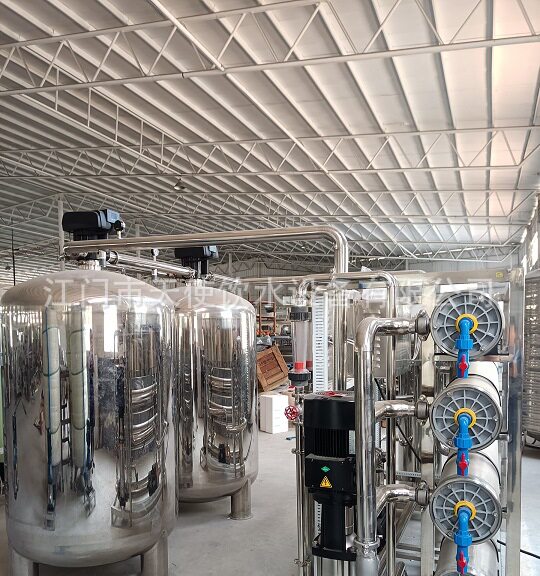 ro反渗透水处理设备8吨饮用纯净水机储运水箱不锈钢过滤净水器
