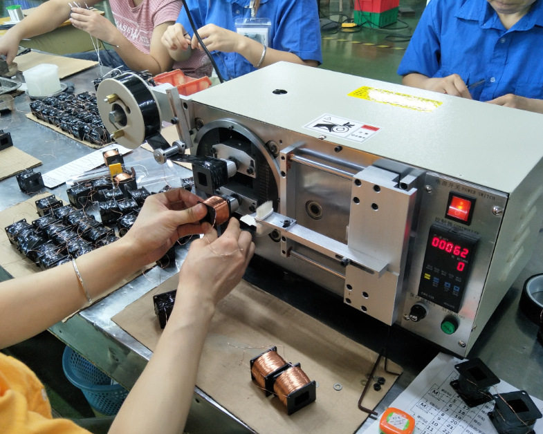 电机线圈无针脚带引线的各种电机线圈水阀线圈自动包胶机TM-1566