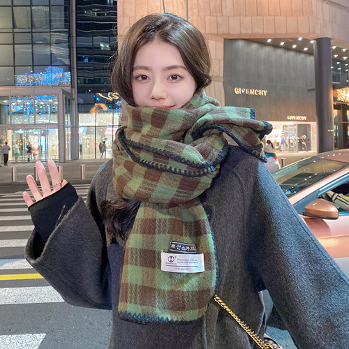围巾女冬季复古仿羊绒格子披肩