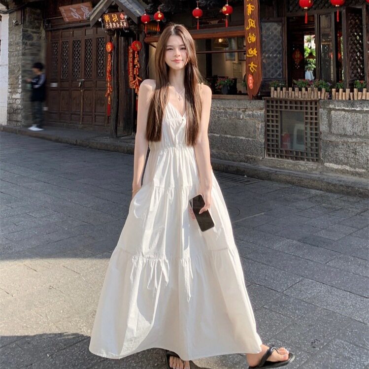 海边度假风白色吊带连衣裙女夏季收腰显瘦大摆裙气质中长款裙子