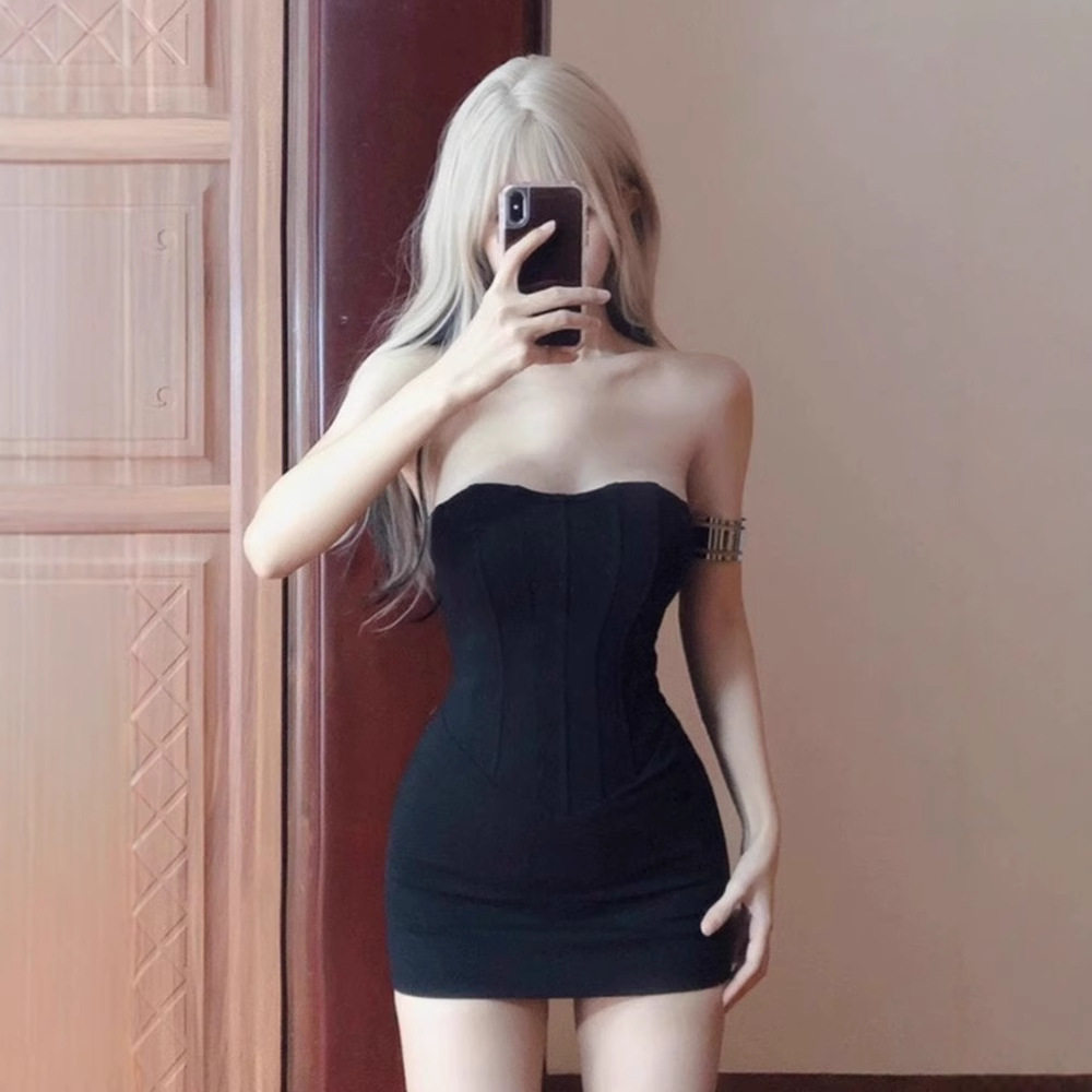 黑色紧身抹胸连衣裙女装夏季2025新款纯欲风掐腰显瘦鱼骨包臀短裙