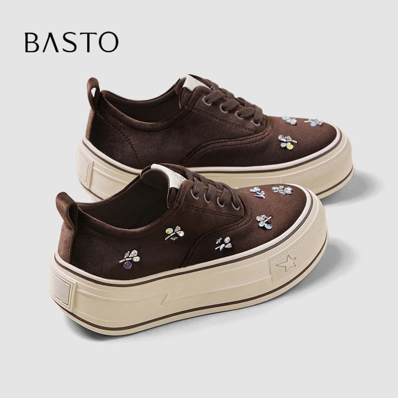 BASTO/百思图复古低帮休闲板鞋女秋季星星厚底水钻配饰百搭运动鞋