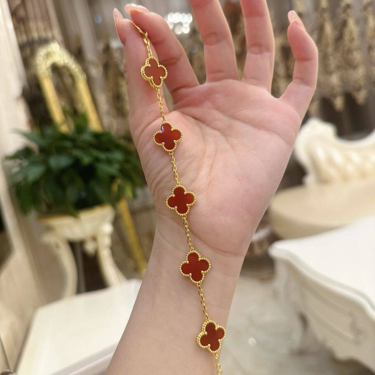 18K钛钢不掉色四叶草手链轻奢特惠设计高级感叠戴幸运草闺蜜手链
